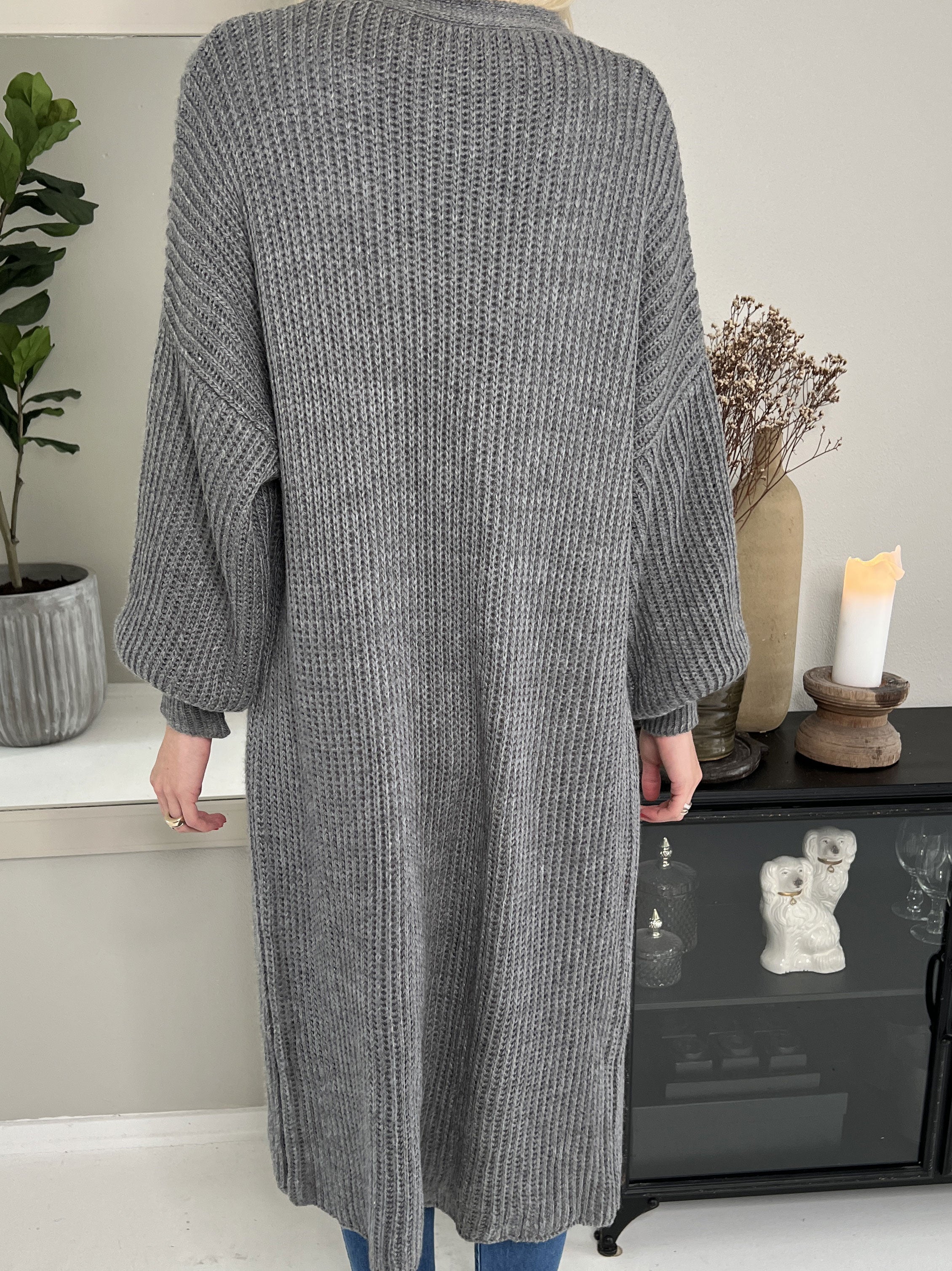 Sally - Strik cardigan med ballonærmer